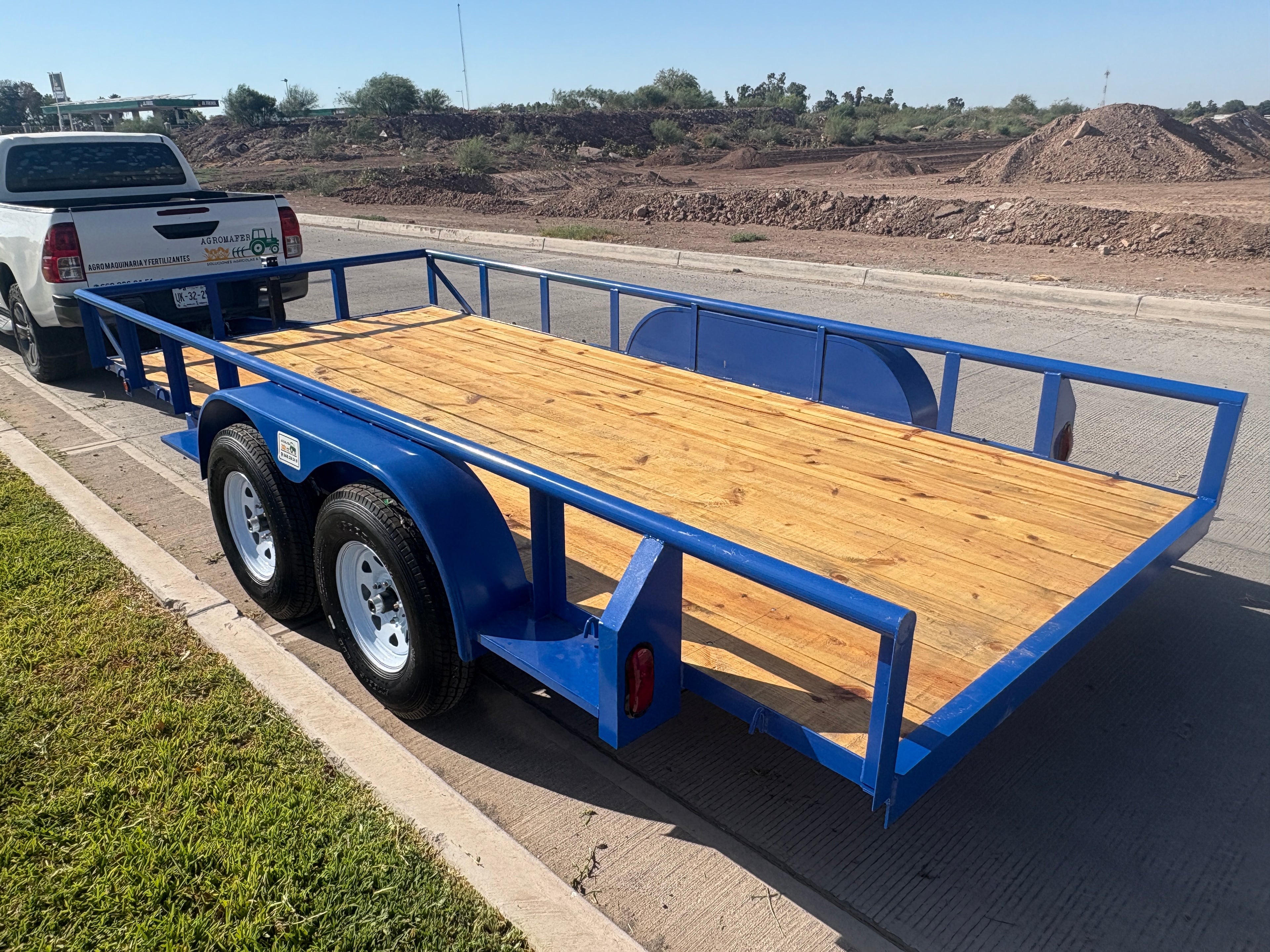 REMOLQUE CAMA BAJA 3 TONELADAS